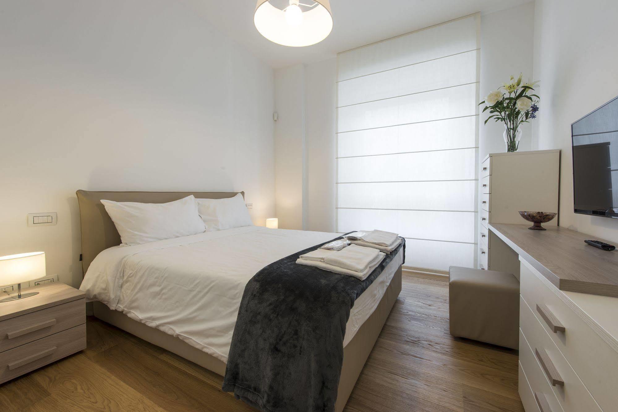 Milan Royal Suites Esterno foto