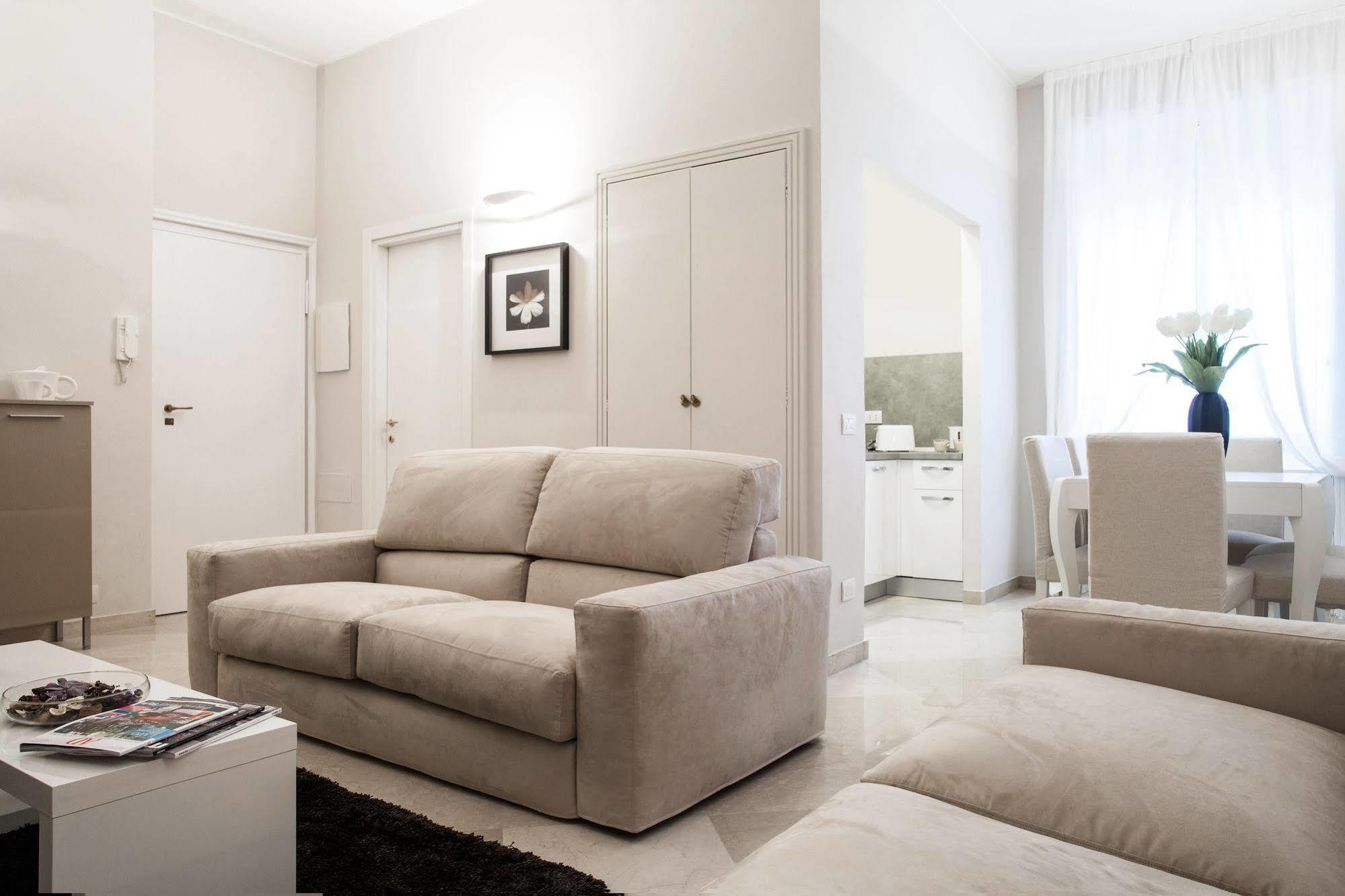 Milan Royal Suites Esterno foto