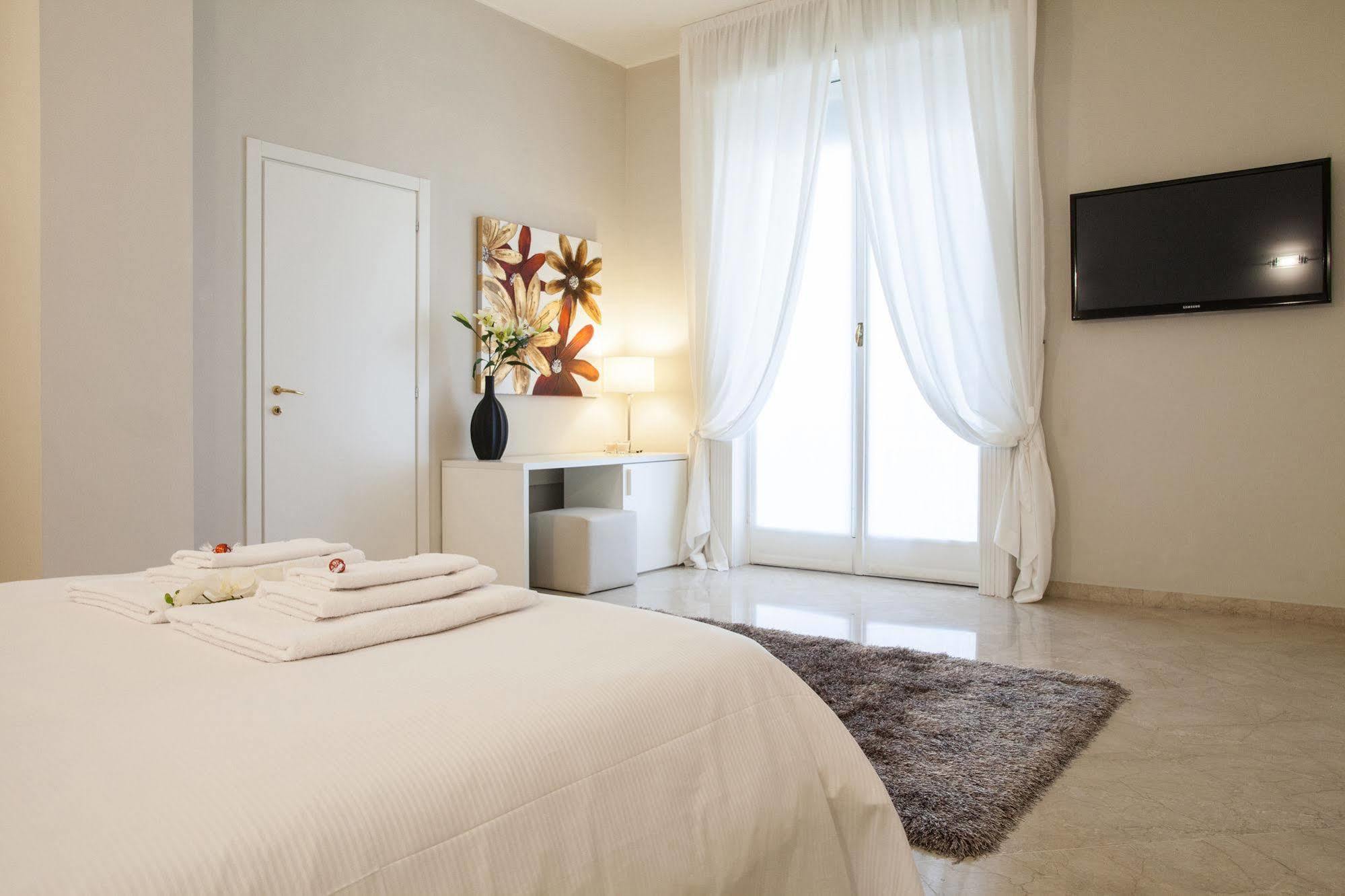 Milan Royal Suites Esterno foto