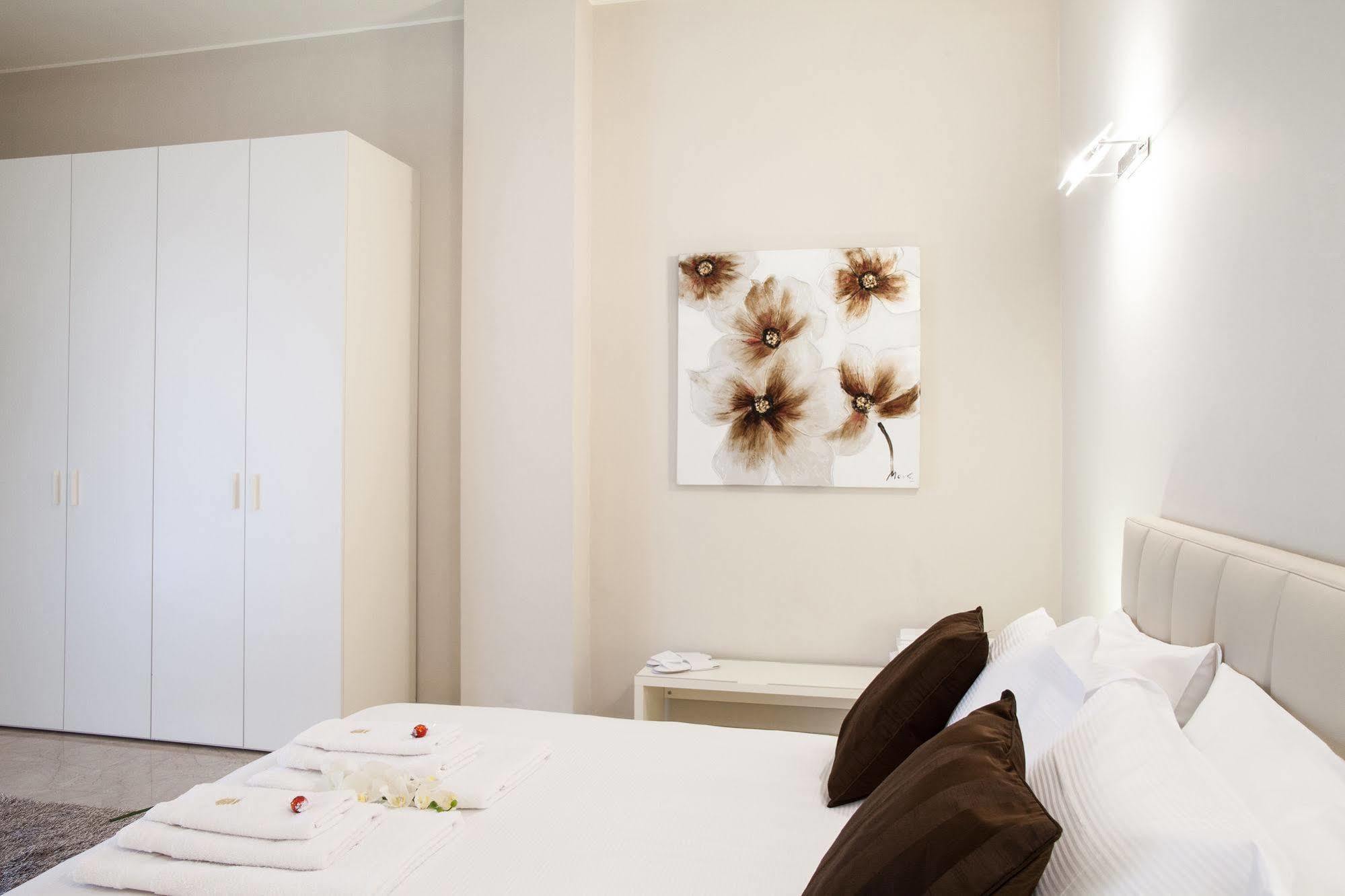 Milan Royal Suites Esterno foto