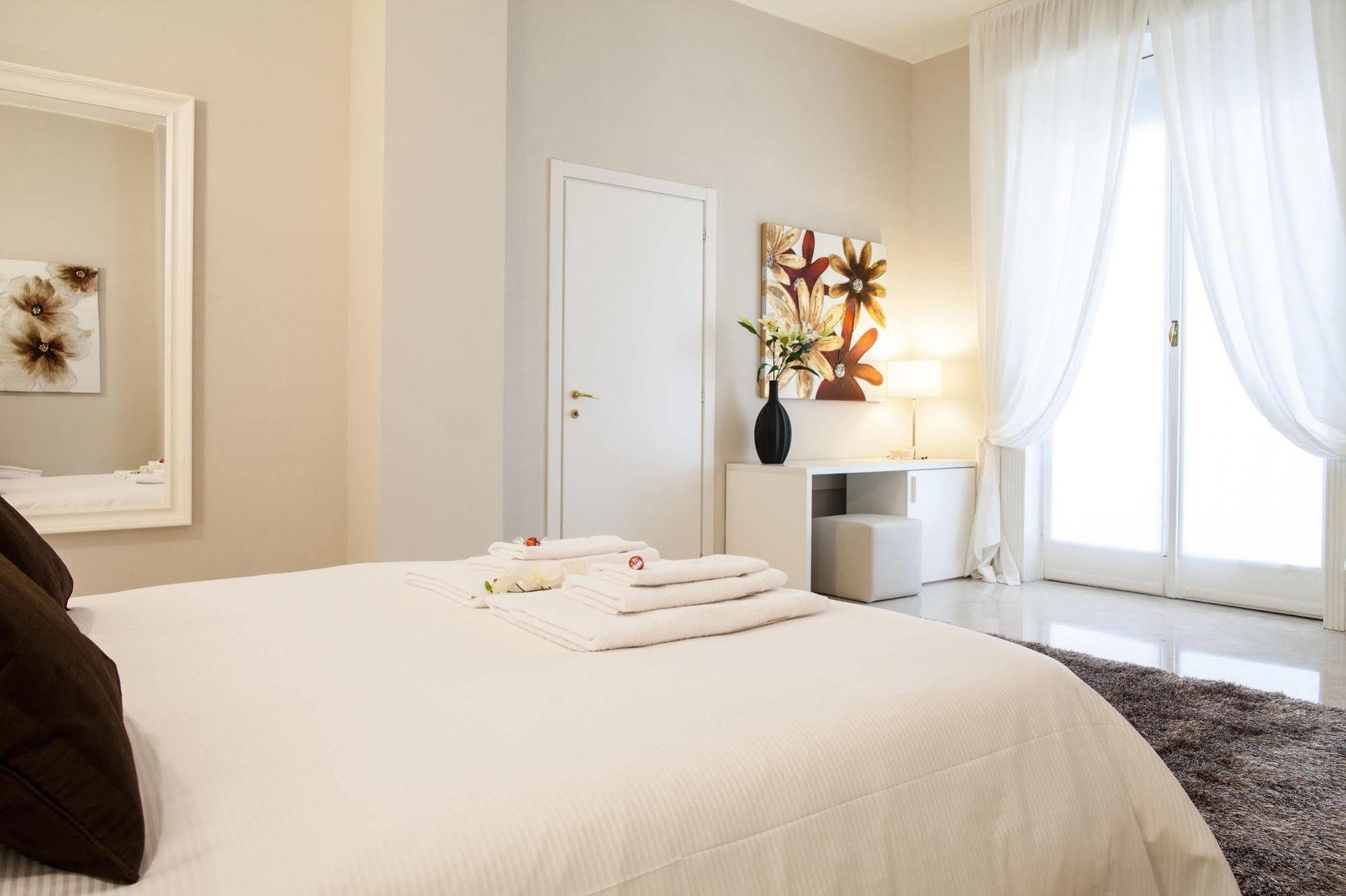 Milan Royal Suites Esterno foto