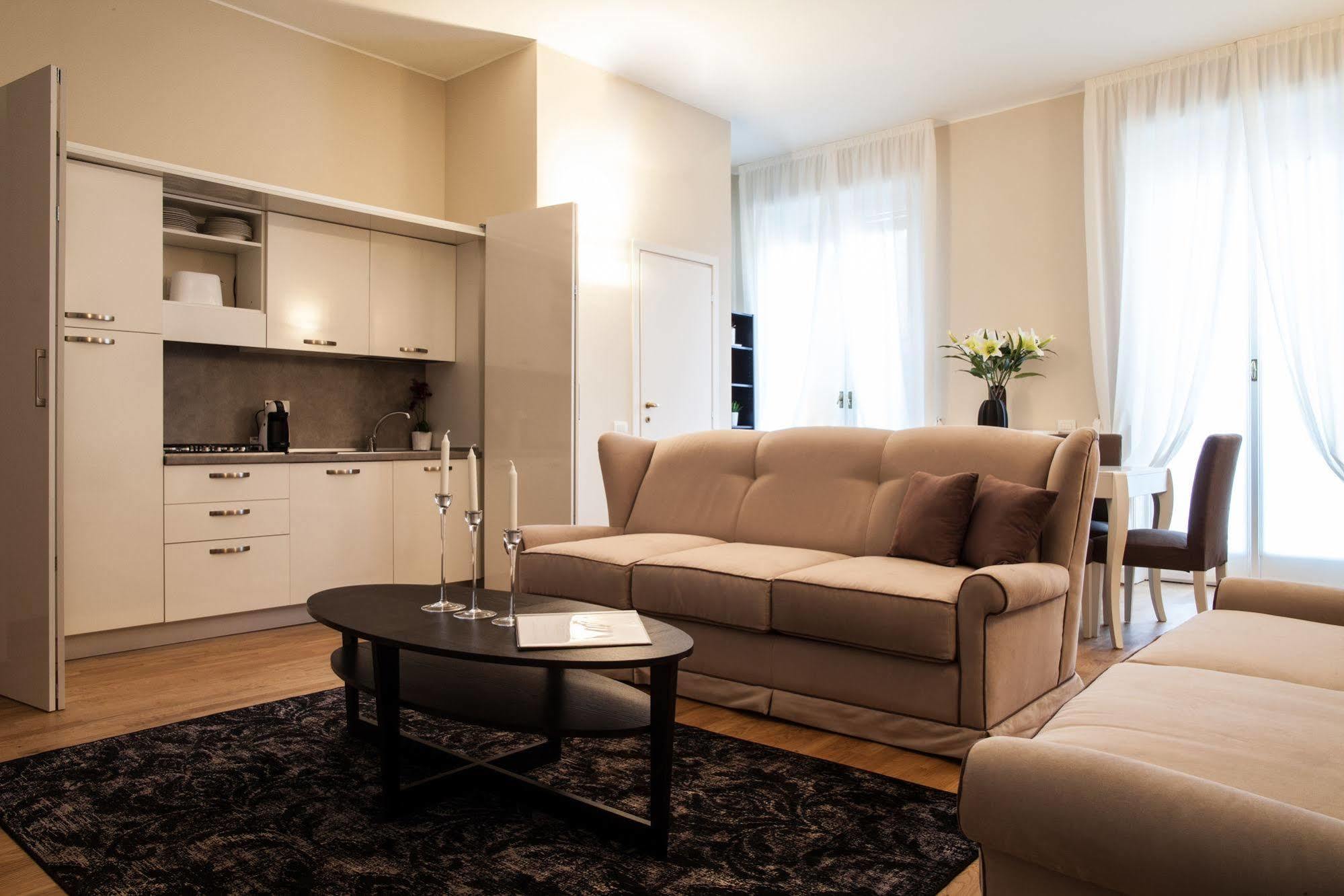 Milan Royal Suites Esterno foto