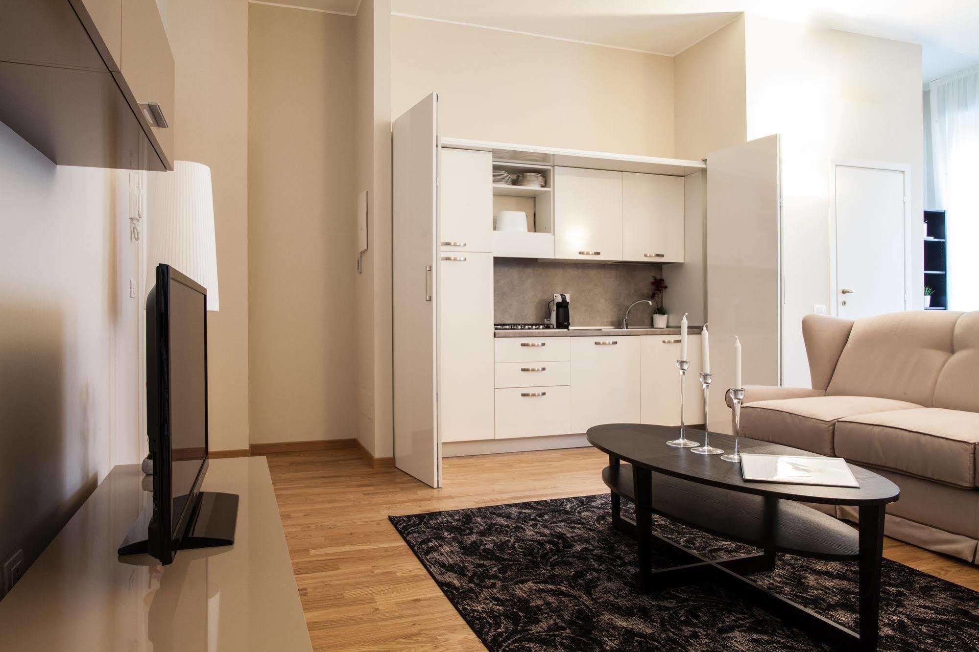 Milan Royal Suites Esterno foto