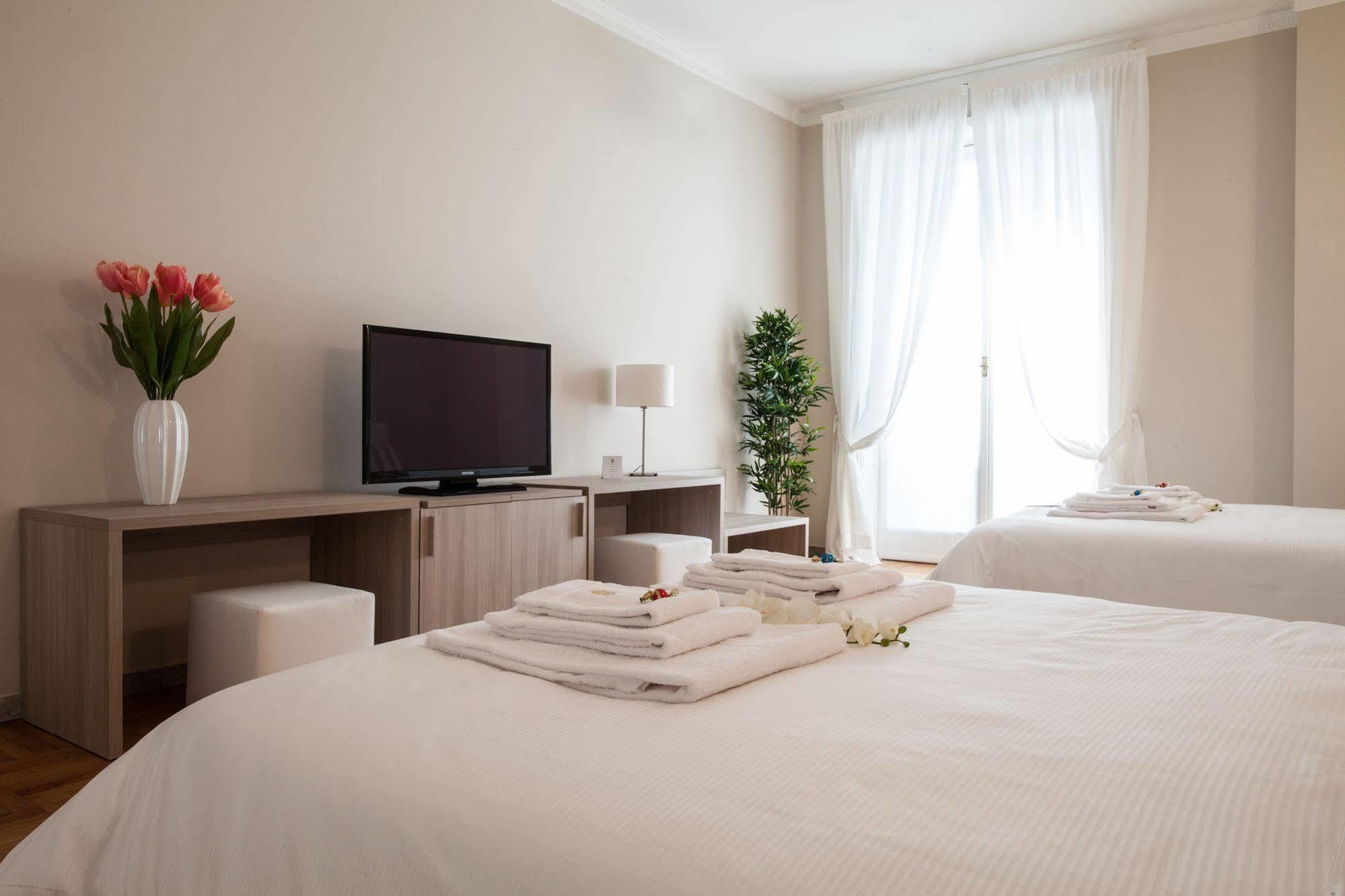 Milan Royal Suites Esterno foto