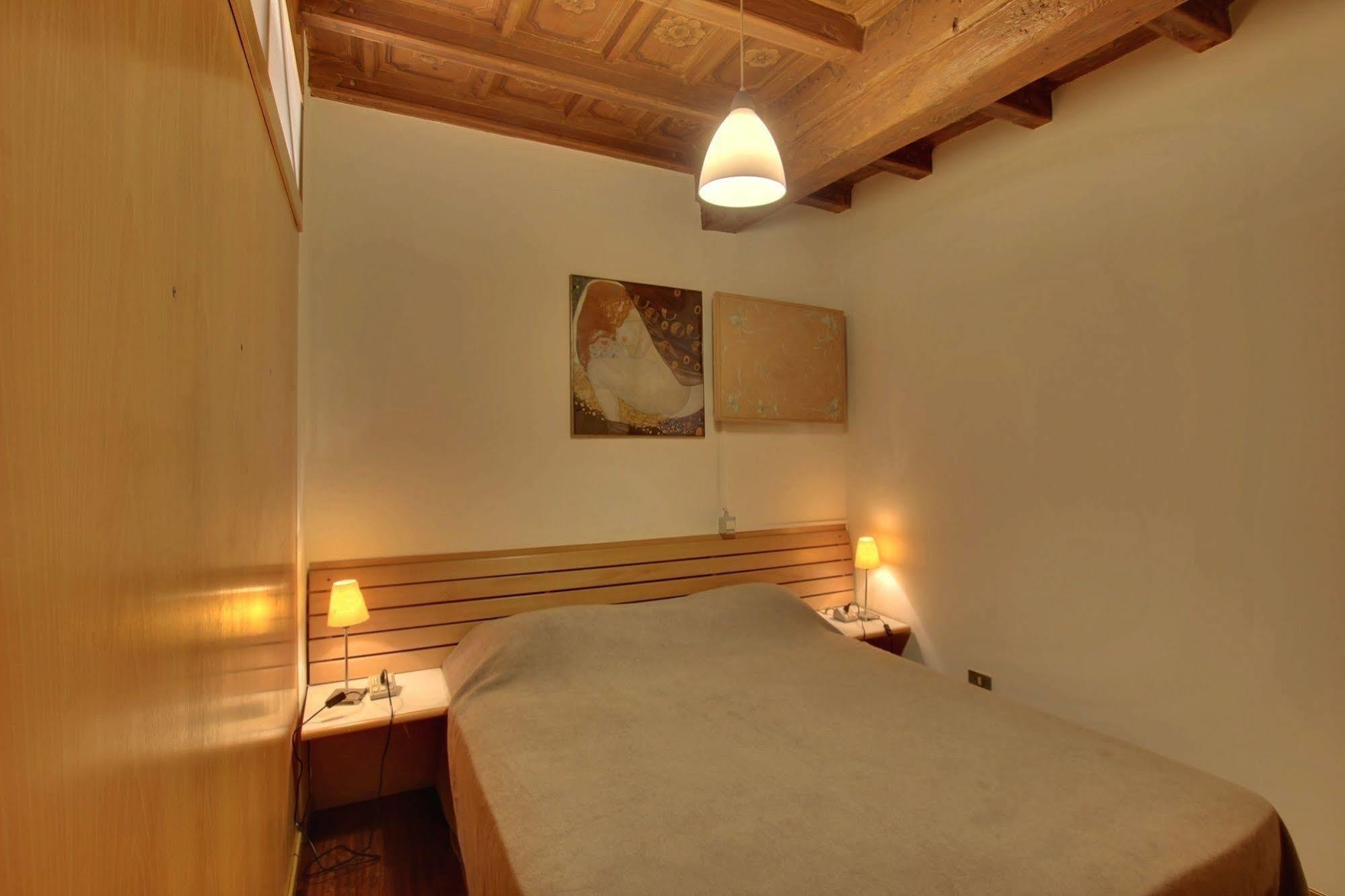 Milan Royal Suites Esterno foto