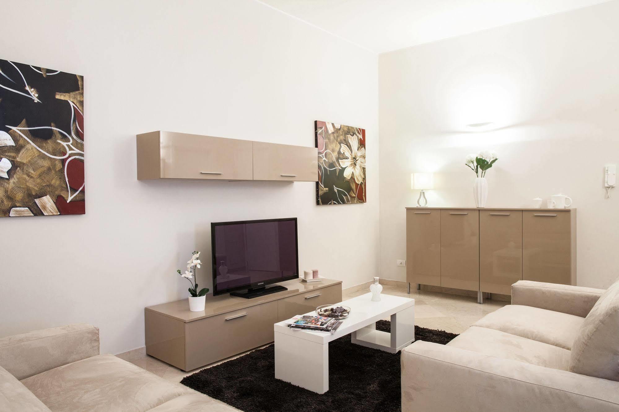 Milan Royal Suites Esterno foto
