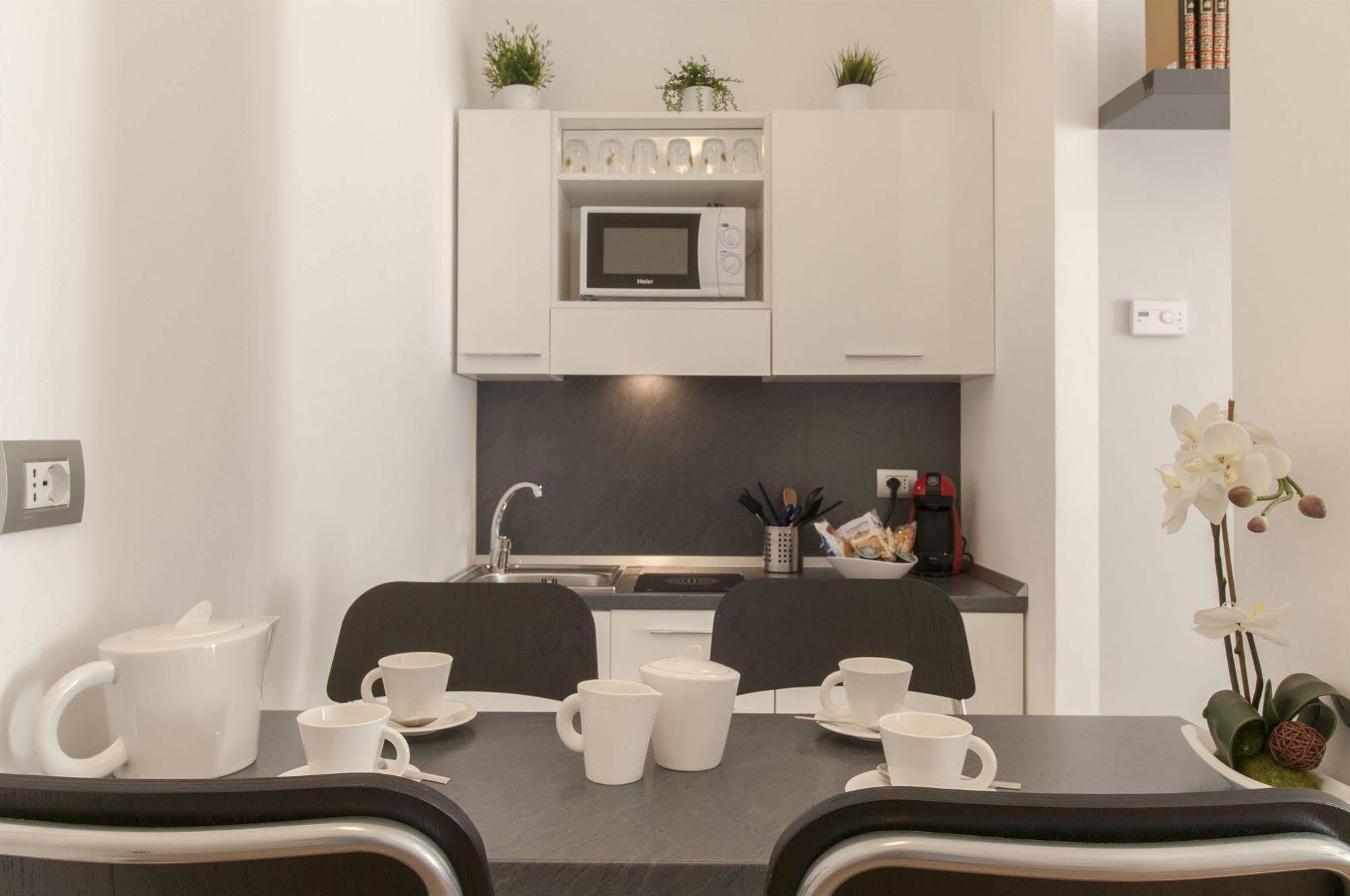Milan Royal Suites Esterno foto