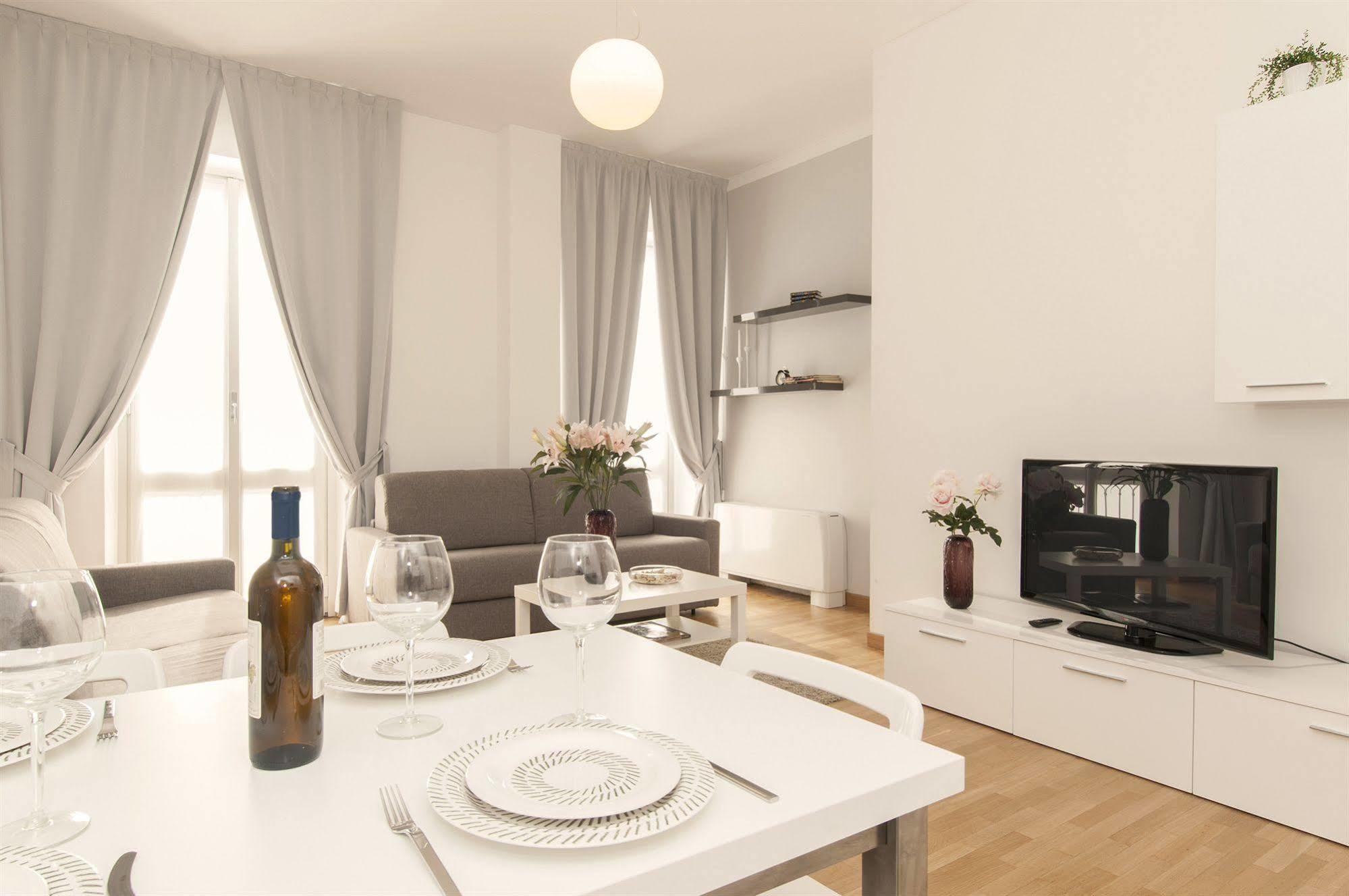 Milan Royal Suites Esterno foto