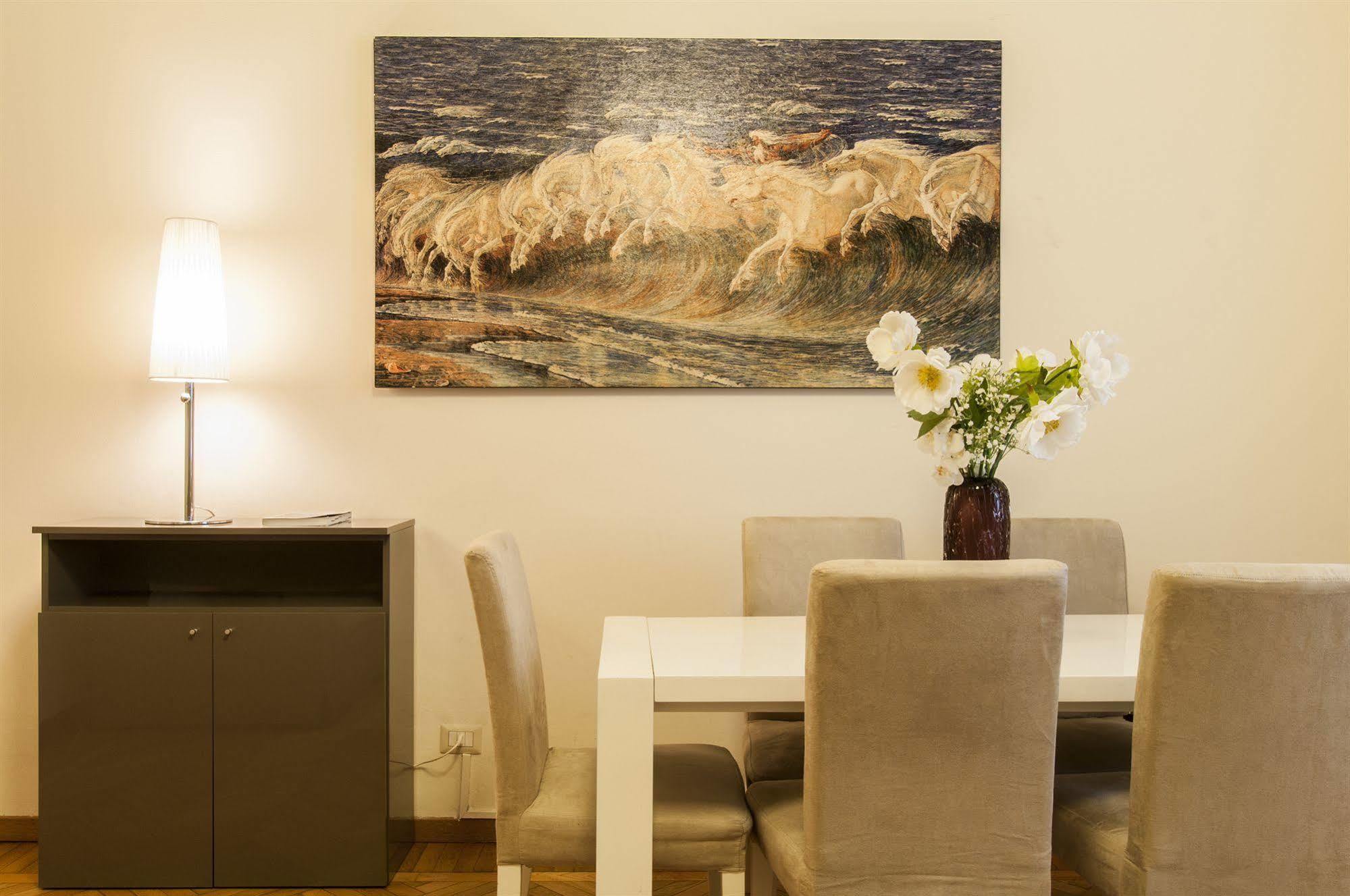 Milan Royal Suites Esterno foto