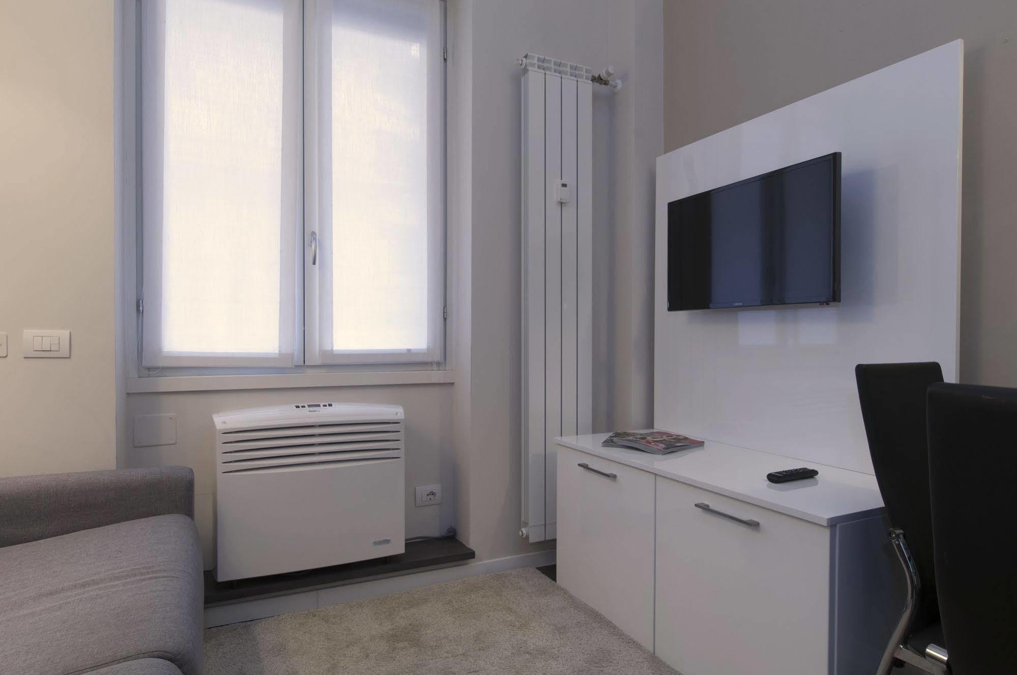 Milan Royal Suites Esterno foto
