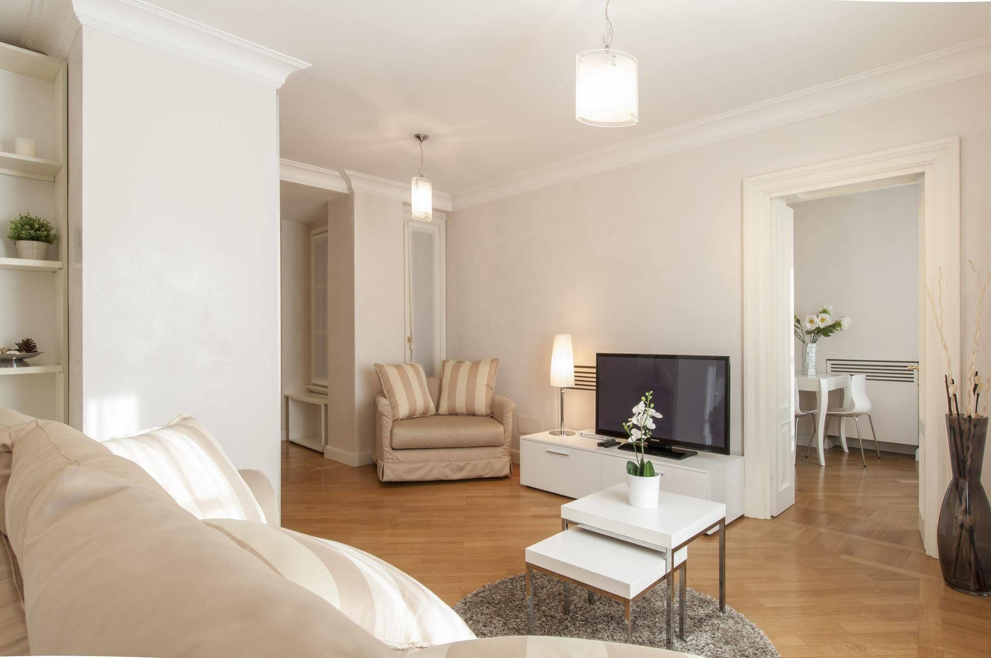 Milan Royal Suites Esterno foto