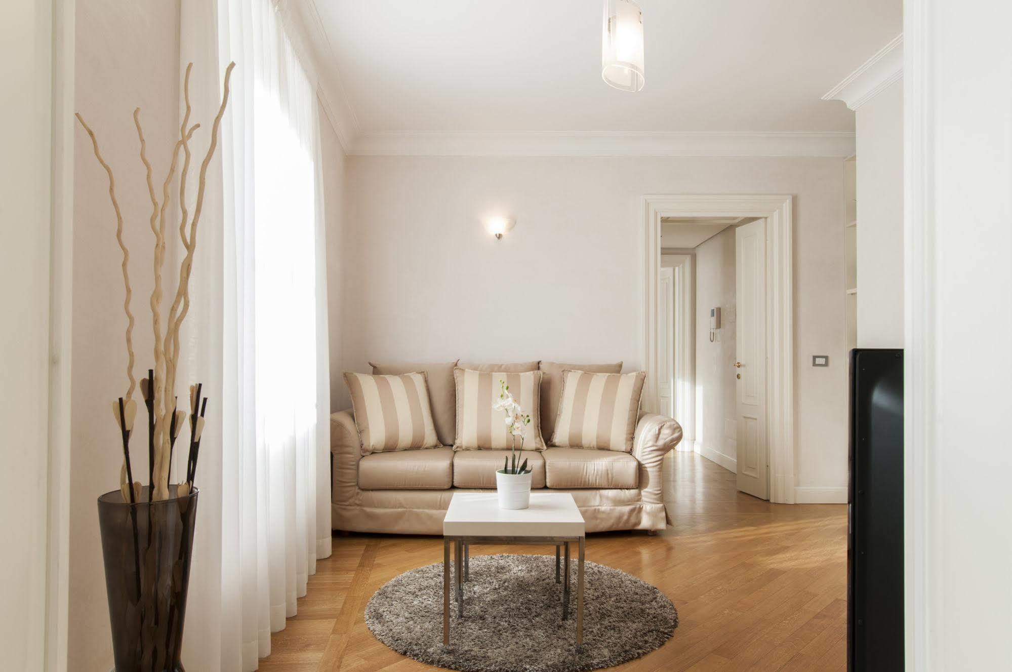 Milan Royal Suites Esterno foto