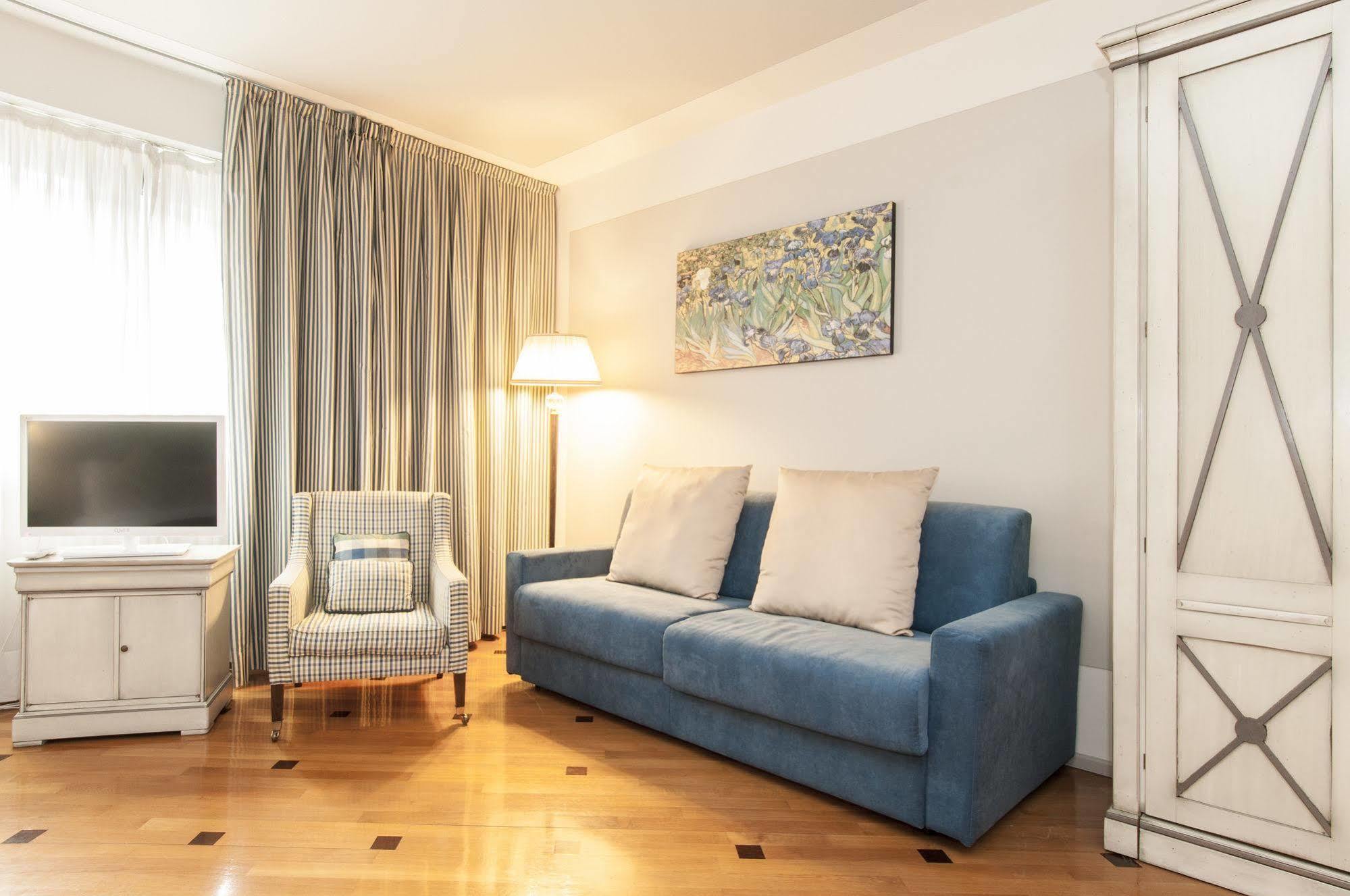 Milan Royal Suites Esterno foto