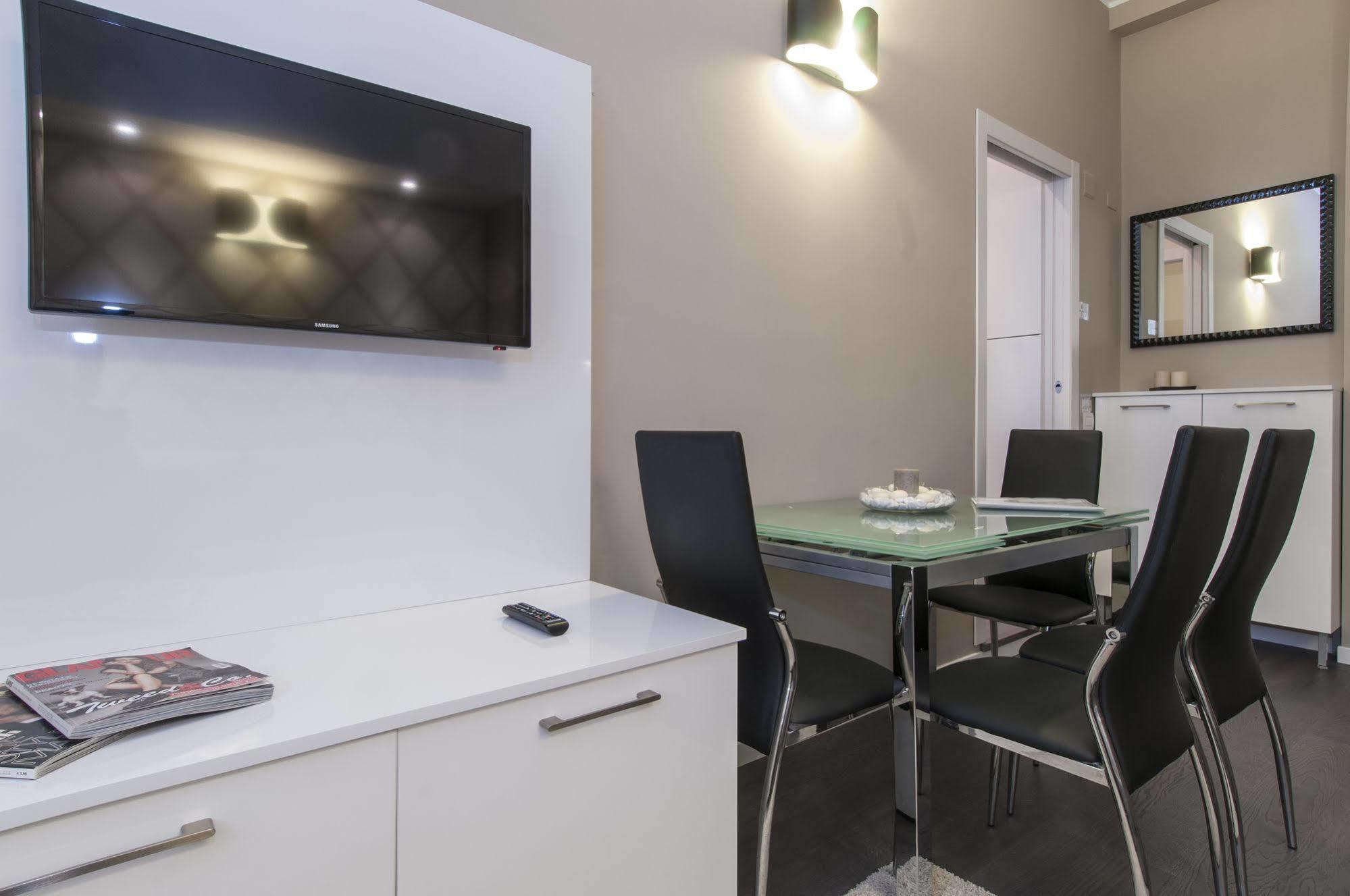 Milan Royal Suites Esterno foto